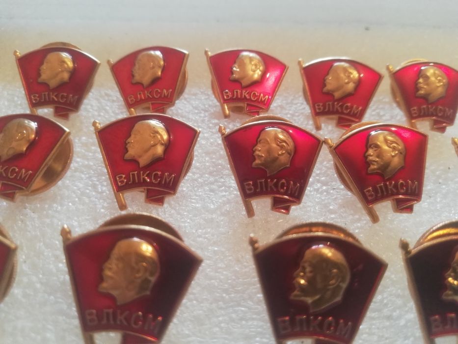 Значки комсомольские, новые СССР.