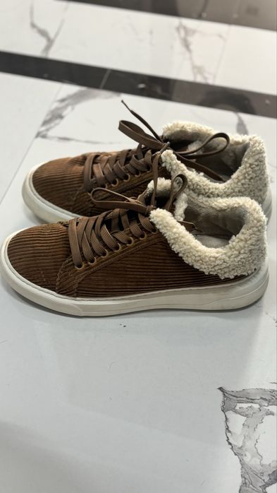 Зимняя кроссовка