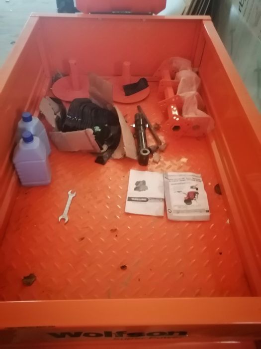 Vând motocultor Detoolz 11 cp, nou, nefolosit cu remorcuta