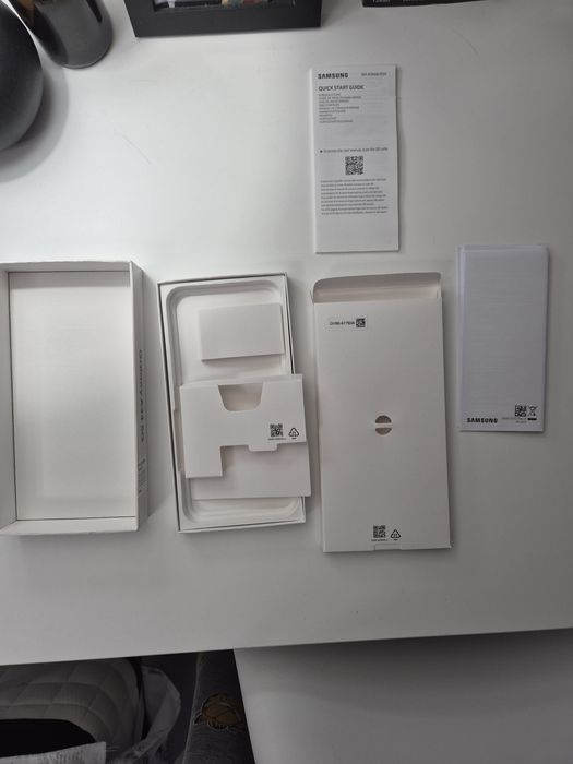 Galaxy A34 5G 128GB + 256GB SD card, utilizat in condiție foarte bună.