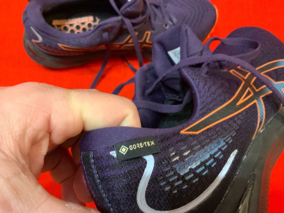 Asics gore-tex-оригинални маратонки 38 размер
