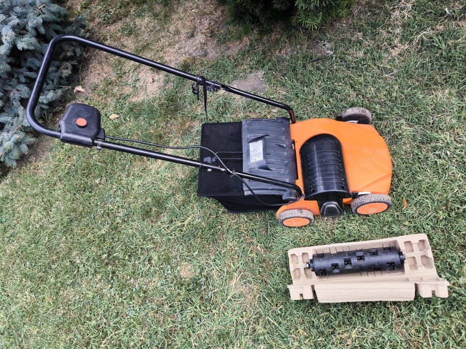Verticultor și aerator gazon ATIKA VT 32 ,1300 W- Functionala