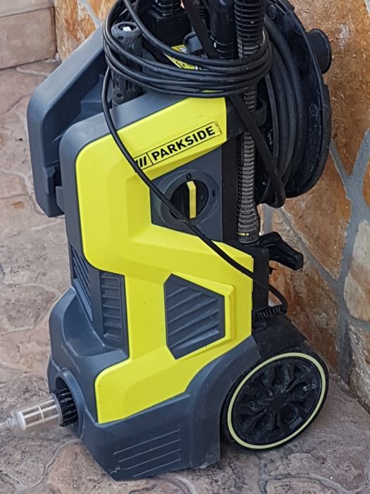 Aspirator, aparat curățare abur Karcher si pompa sub presiune Karcher,