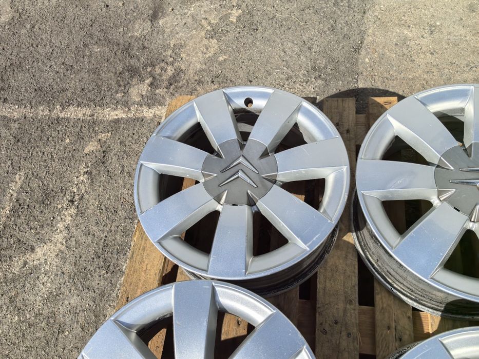 16 цола 5 х 98 мм Ситроен Ц8 / Пежо 807 / Ланча Федра и други