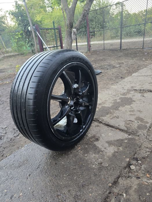 Продавам джанти 225/50 R17 гумите са в добро състояние ще изкарат  още едно лято,телефон за връзка 0877651008!!