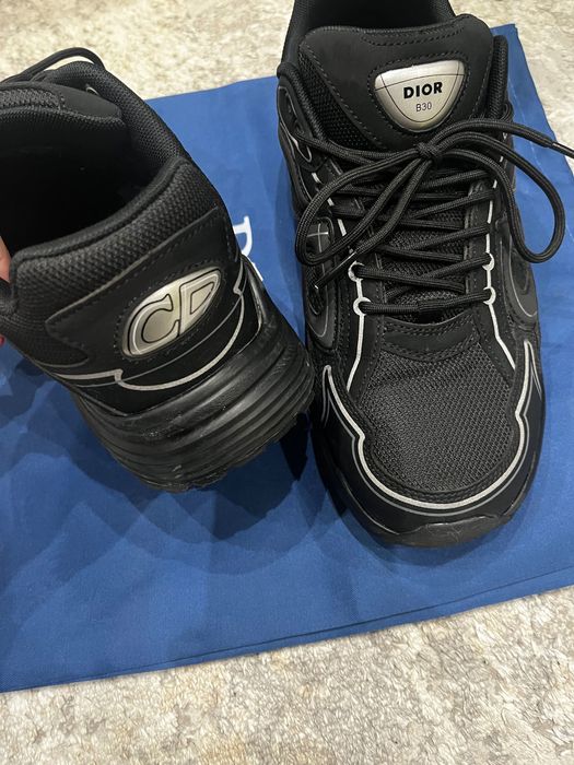 Обувки Dior b30 .