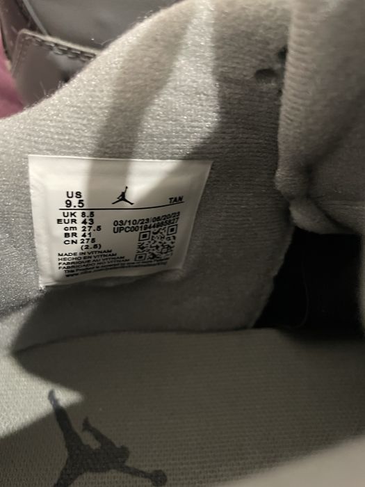 Air Jordan 4 Smoke Grey
