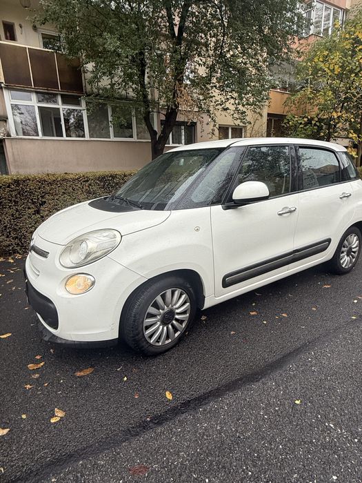 Persoana fizica vand Fiat 500 L