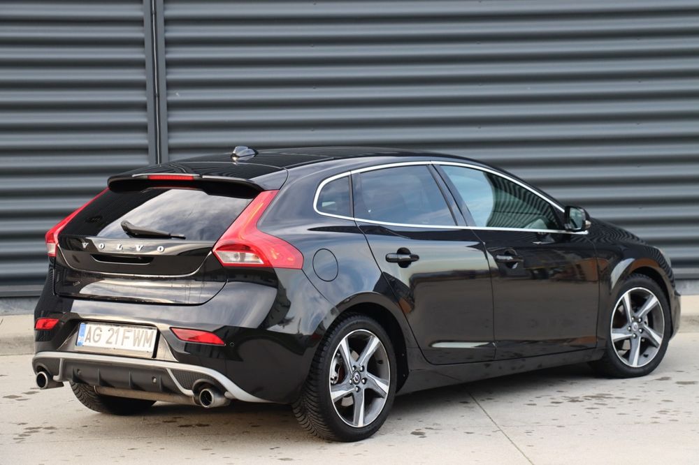 Volvo V40 R Design varianta  Full / panoramic/ piele / sirocou