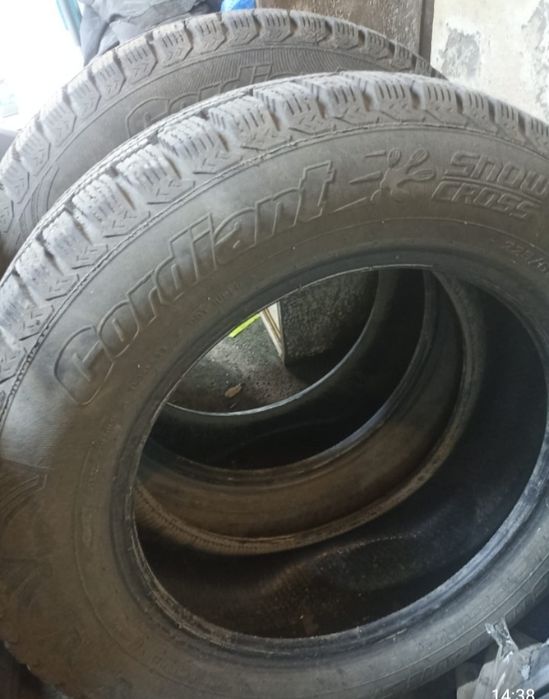 Продам зимние  шины 225/65/17