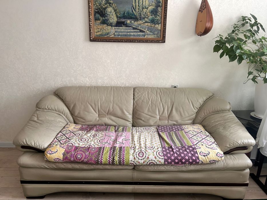Продаю диван срочно