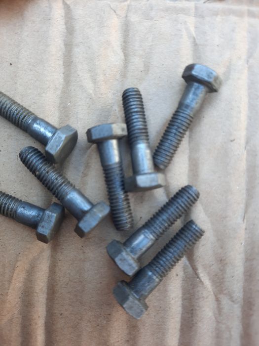 Болты м6х40 и болт  продам 1 кг 650тг