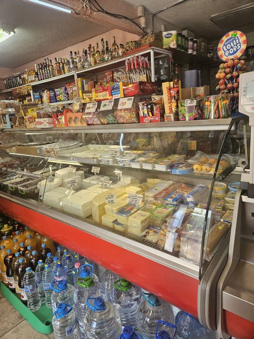 Хладилна витрина