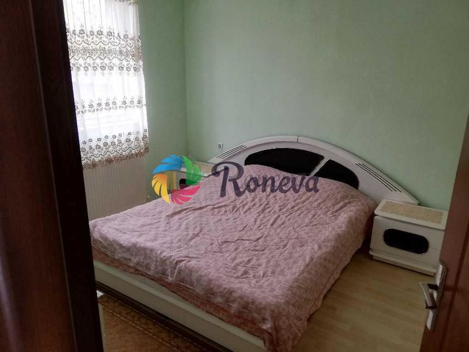 Триетажна къща в с. Близнаци