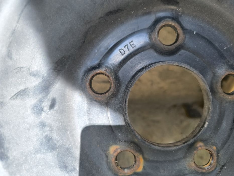 Зимни гуми с джанти 16ки и датчици за налягане за Нисан