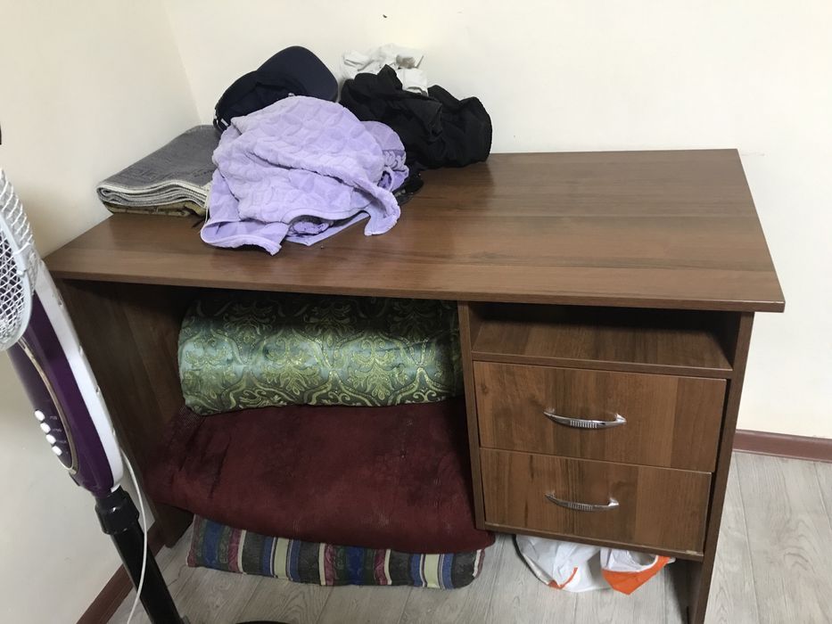 Письменный стол либо Школьный