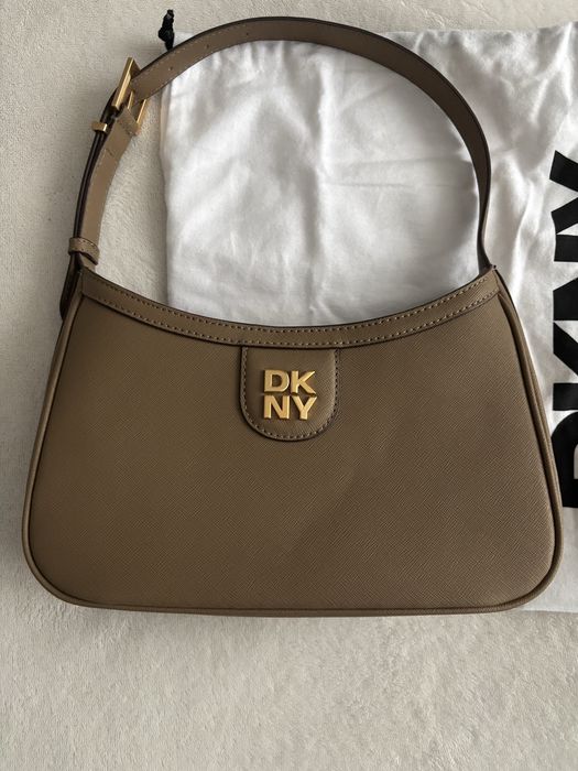 DKNY НОВА!!! Чанта
