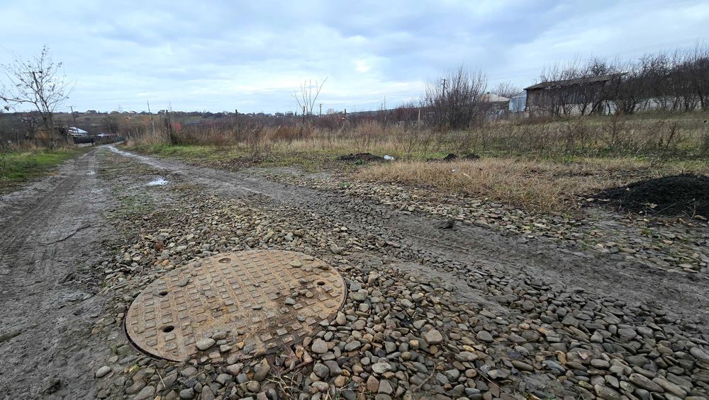 OCAZIE teren PERFECT PLAN – 1.800 mp, acces 2 drumuri lângă E58