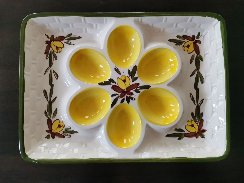 Platou vintage pentru ouă de Paști ceramică pictată Italia
