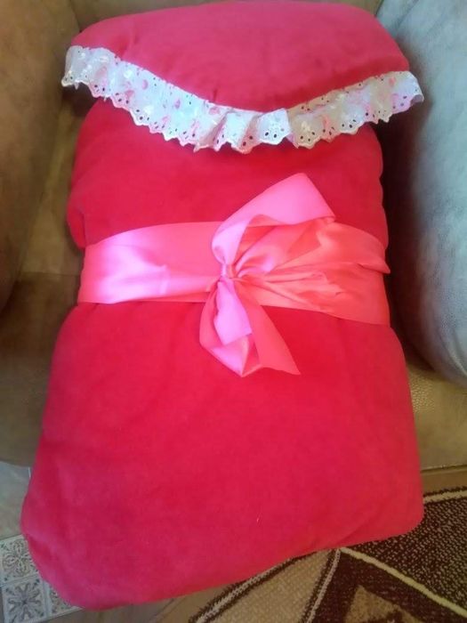 Комплект  на выписку, новый.