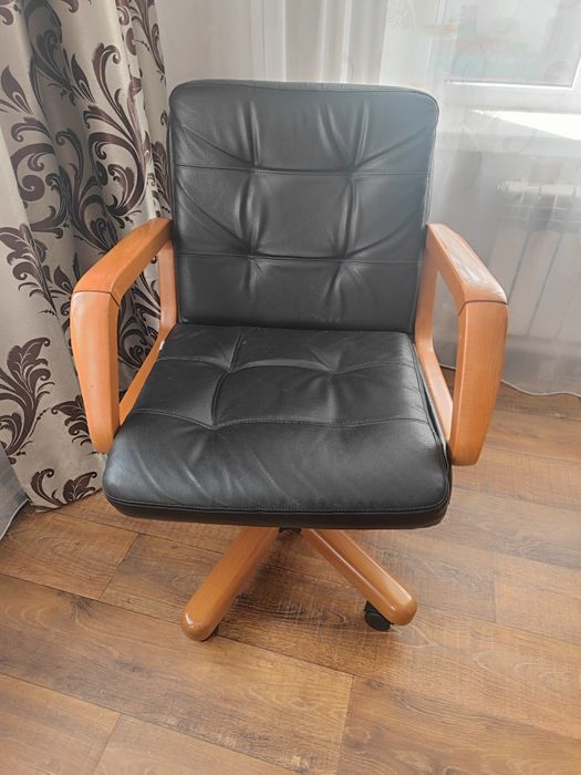 Продам стул б/у.