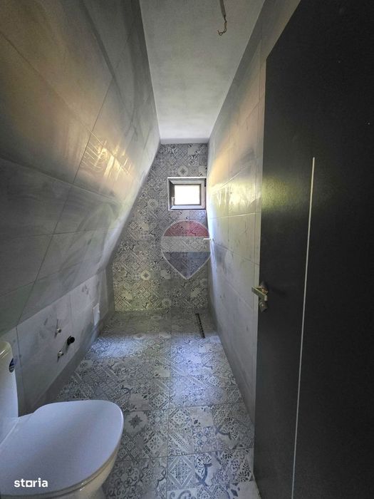 2 cabane A-Frame de vânzare, 2.700 mp, Gura Siriului