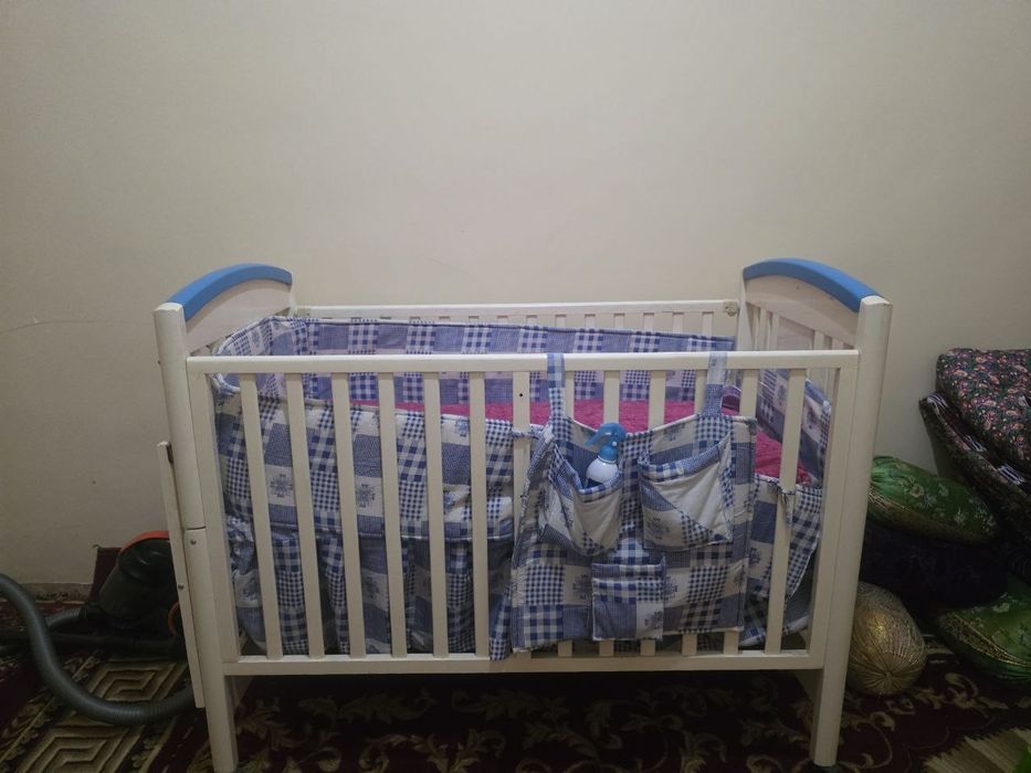 Продаётся детская кроватка