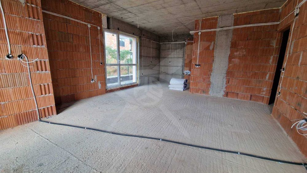 Продава се Тристаен апартамент в Асеновград - 223 кв.м за 612 €/кв.м - Снимка #2