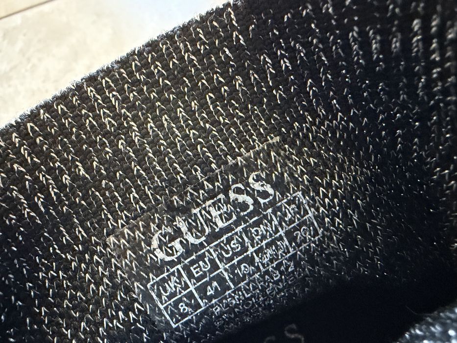 Оригинални обувки “Guess”