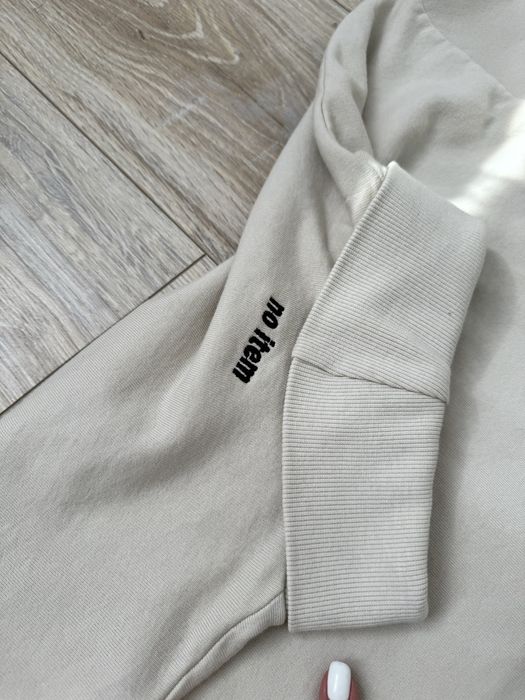 Костюм бежевый Bershka