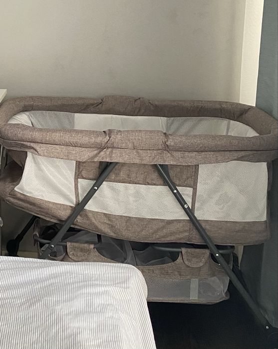 Patut pliabil pentru bebelusi