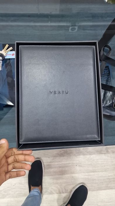 Vertu iron flip vertu iron flip telifon samsung iPhone