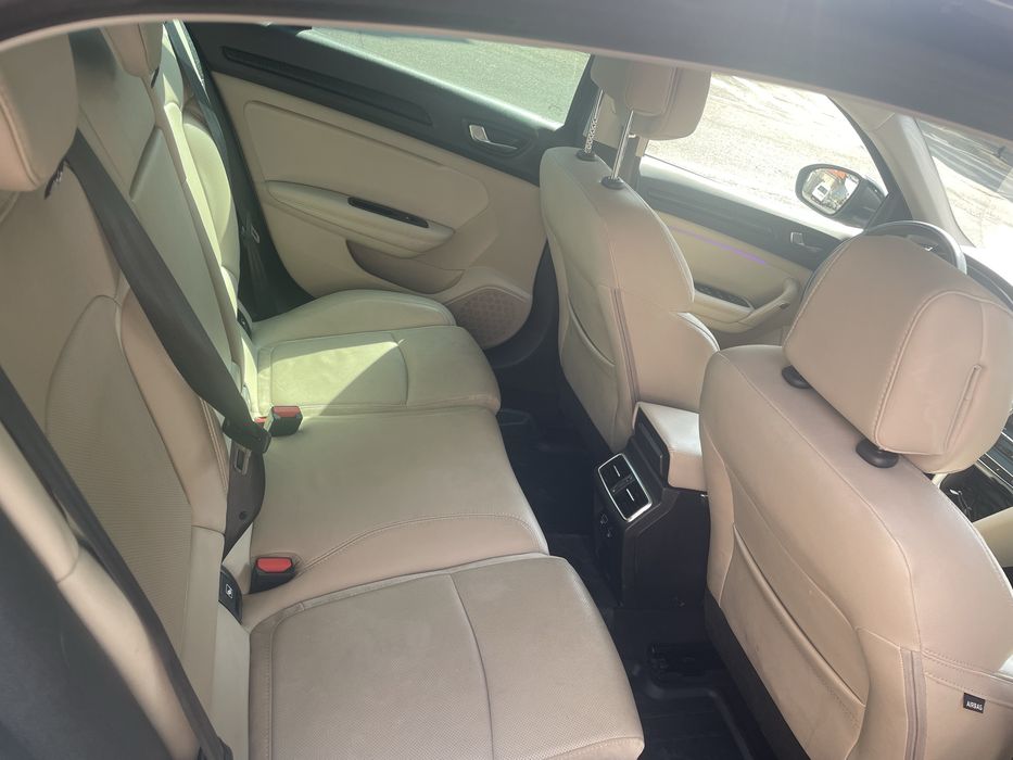 Renault Megane Sedan 1.3 TCe 140 CP EDC TVA deductibil