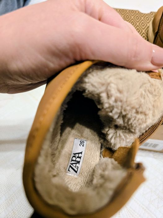 Зимни боти за момче на Zara, размер 26,стелка 16см.