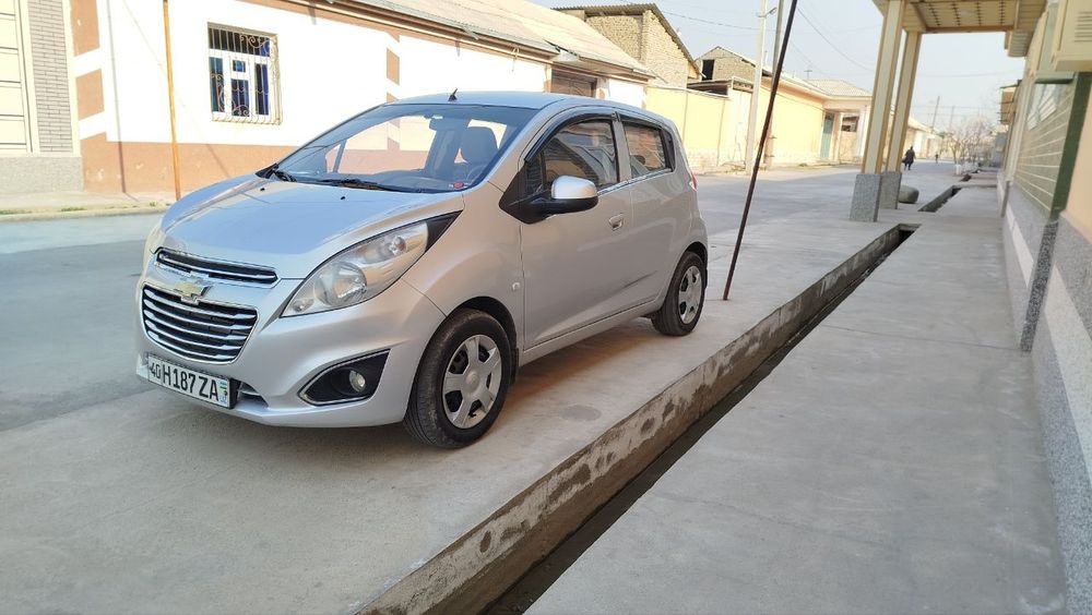 Toyyor mashina. Spark