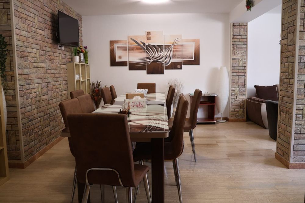 Pensiune de Vanzare in Sinaia - Casa Tibi