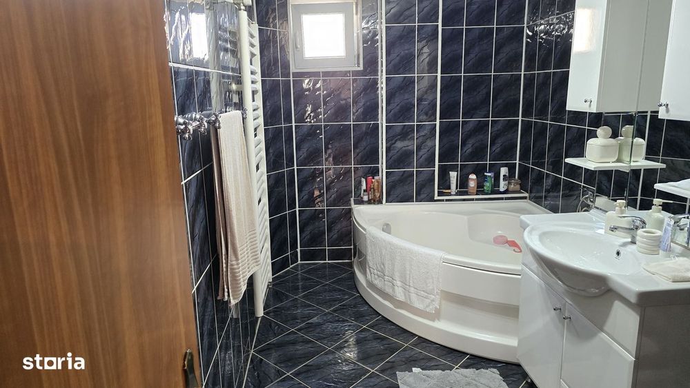 Vand apartament 3 camere decomandat Deva, Dorobanti, etaj 1, mobilat