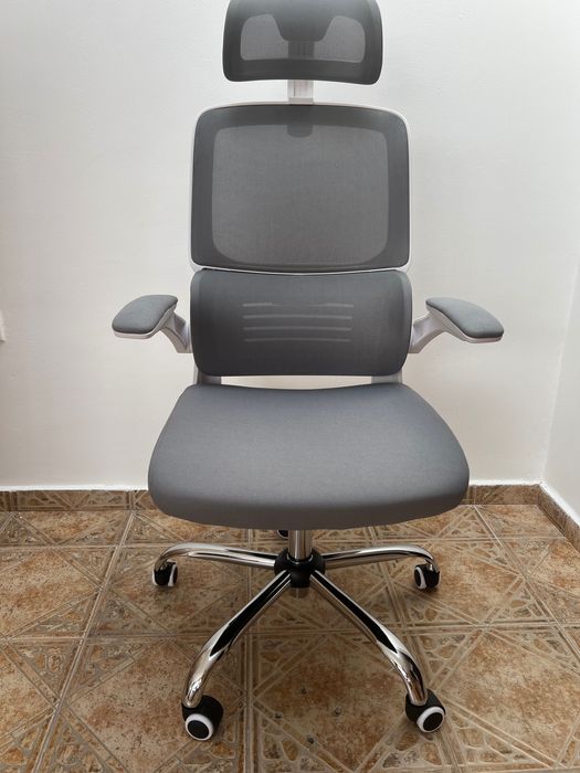 Ергономичен офисен стол