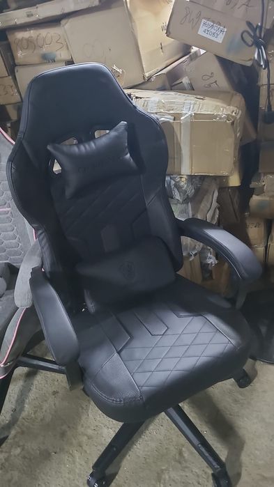 Vand scaune de birou de gaiming cu vibratii in perna si suport