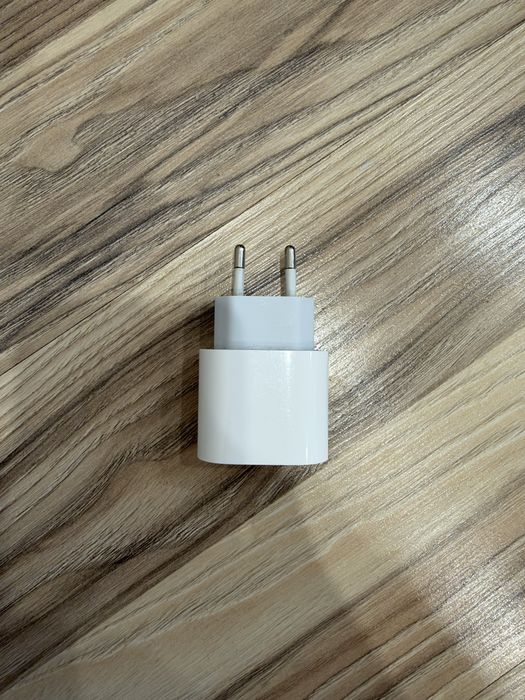Адаптер оригинальнй айфон 20W USB-C / Type C 20 Вт
