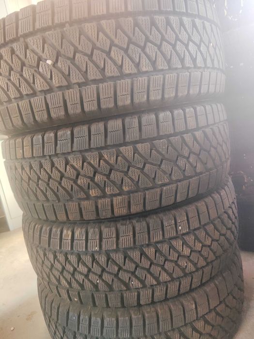 4бр.зимни гуми 235/65/16C Bridgestone