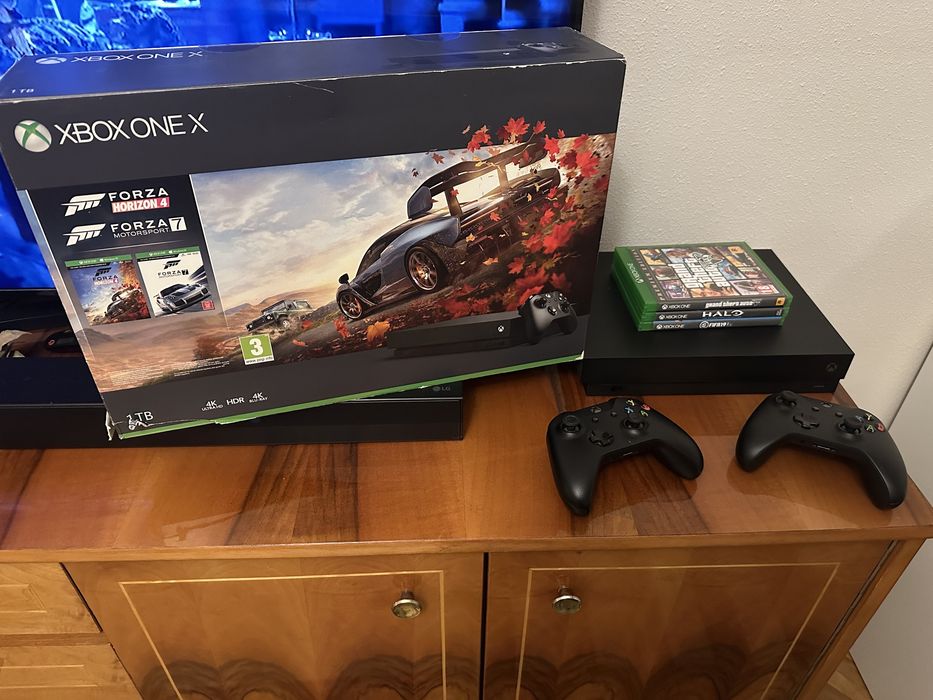 XBOX ONE X 1 TB Forza Edition, 2 controllere + 3 jocuri, FULLBOX