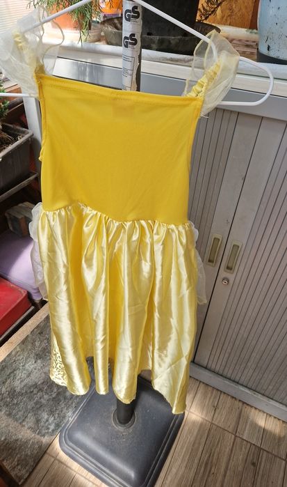 Rochie galbena printesa Belle Frumoa si pantofii printeseisa si Bestia