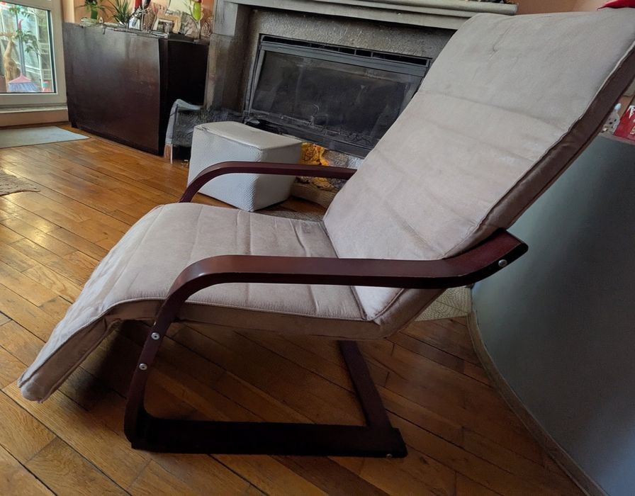 Люлеещ стол с релакс механизъм.