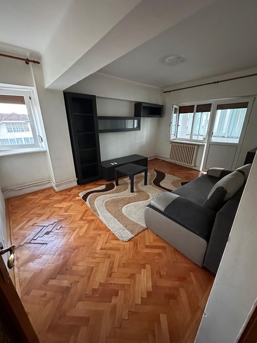 Apartament de închiriat