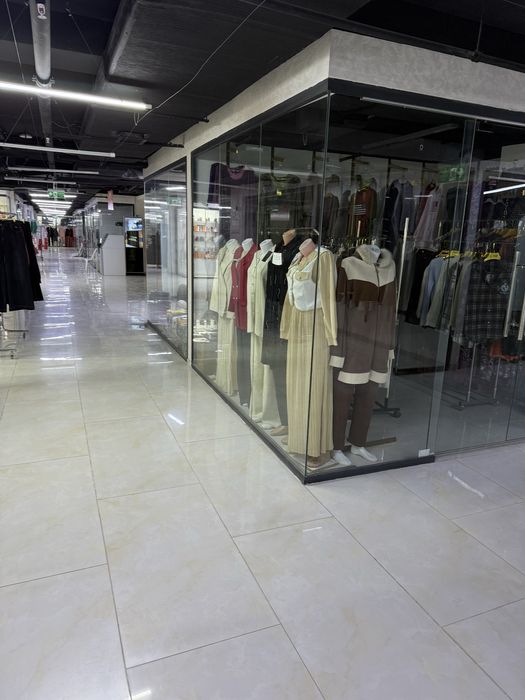 АБУ САХИЙ Тогрисида Alfa Trade Centr 1-ЕТАЖДА 10Кв Магазин Сотилади.