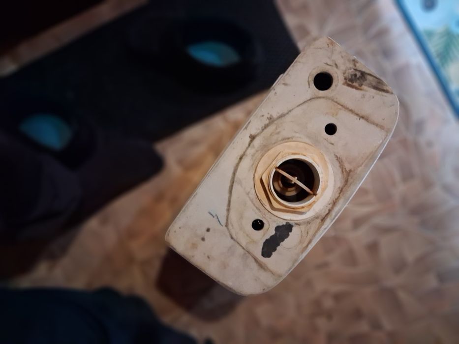 Продам бачек для унитаза