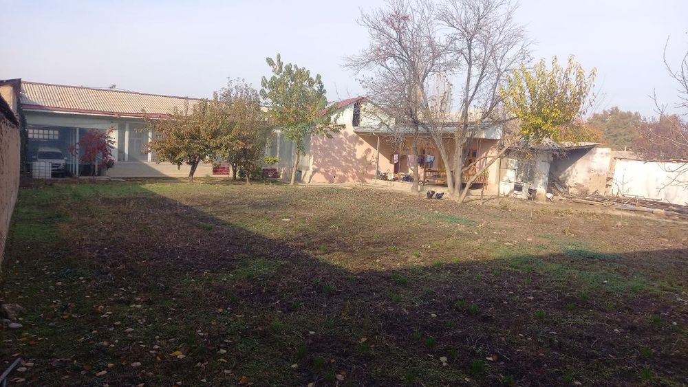 Yer xisobida uy sotiladi