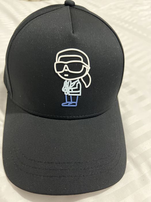 Продаем бейсболки КАРЛ ЛАГЕРФЕЛЬД