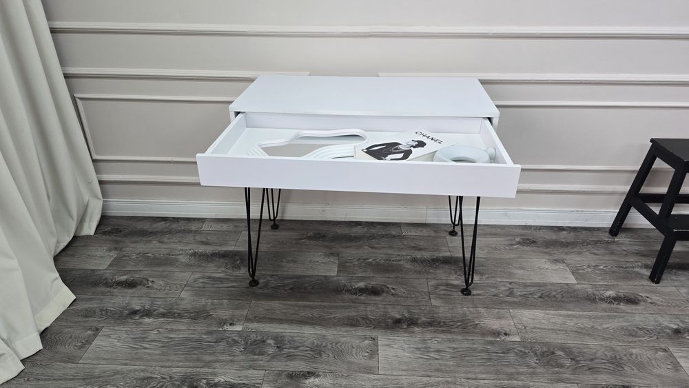 Туалетный столик белый